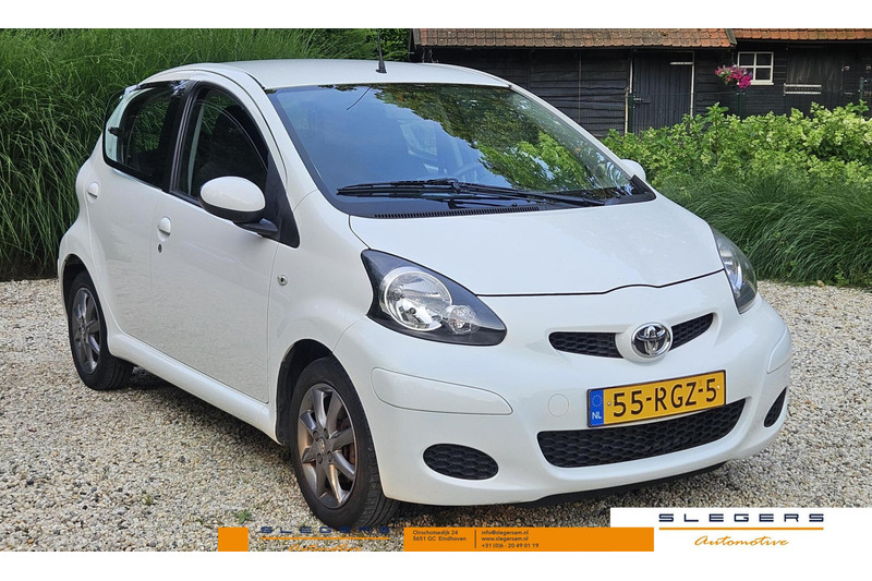 756527934-100