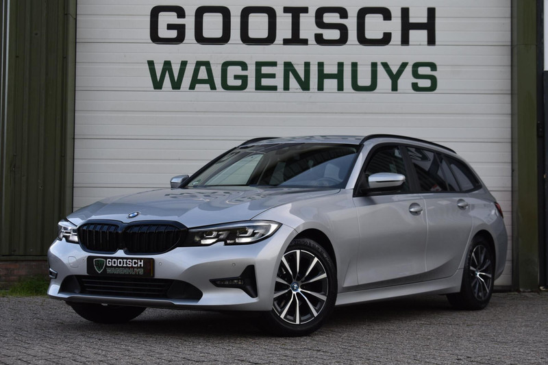 898431641-100