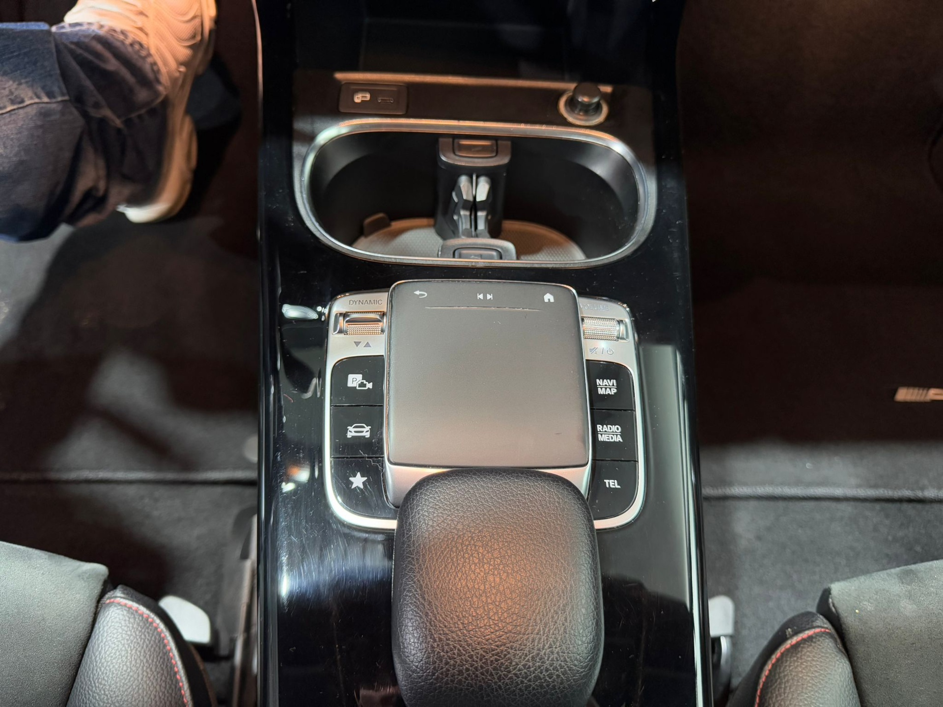 42301937-20.jpg