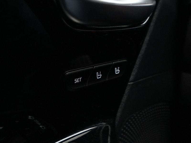 43813341-20.jpg