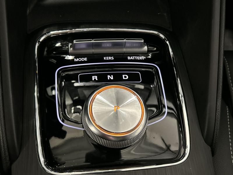 43877042-18.jpg