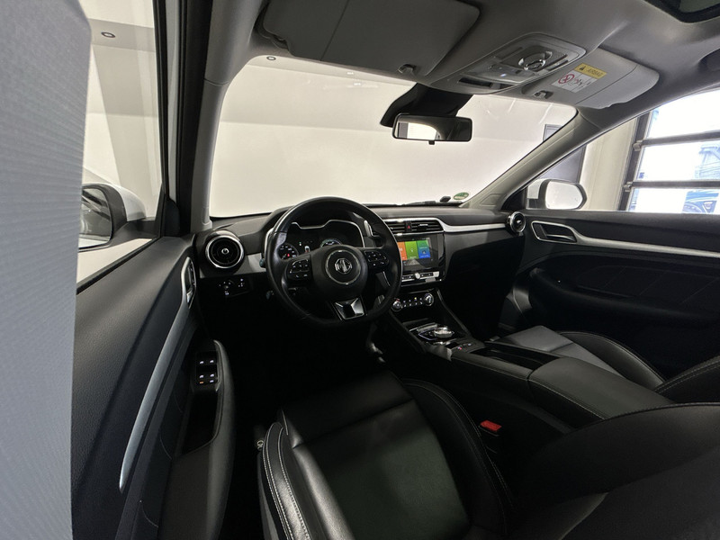43877042-9.jpg