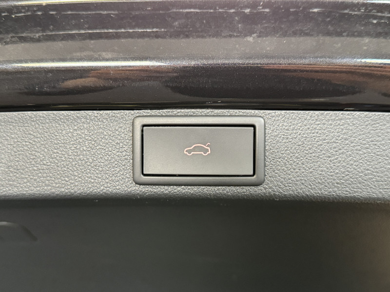 43983699-14.jpg
