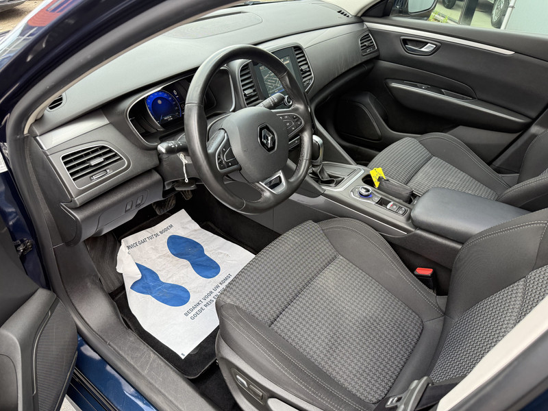 44779302-4.jpg