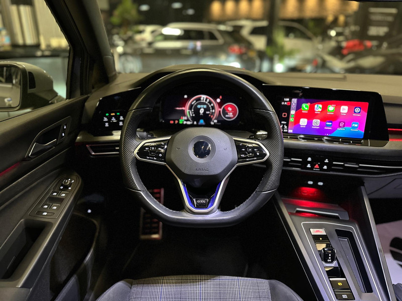 45309396-10.jpg