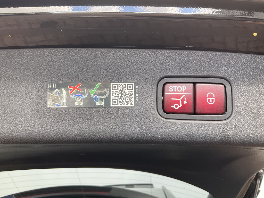 45399215-8.jpg