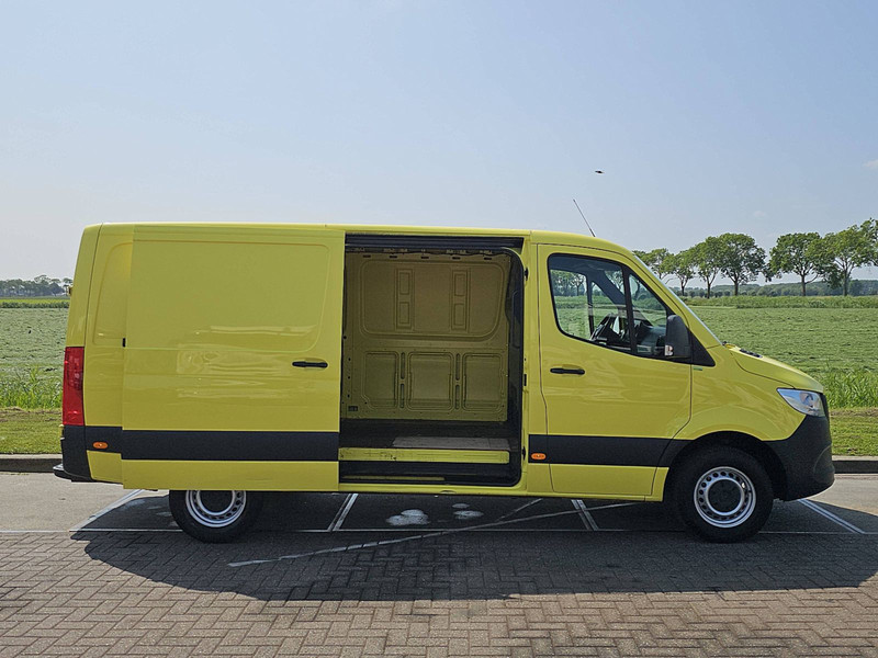46107872-13.jpg