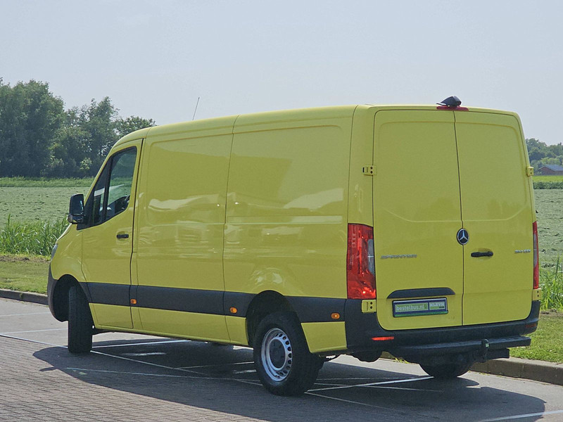 46107872-4.jpg