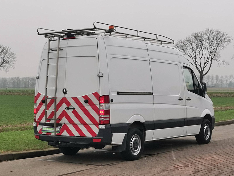 46198897-5.jpg