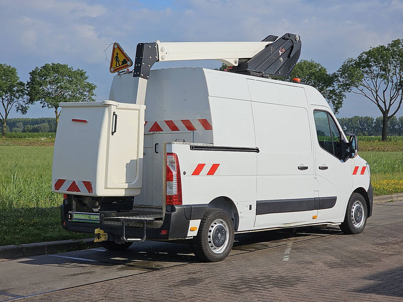 46390270-2.jpg