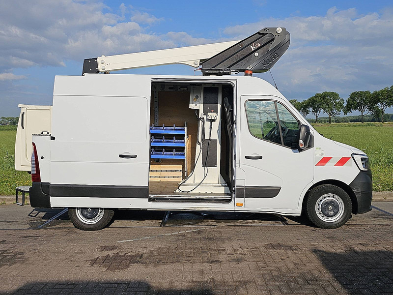 46390270-5.jpg