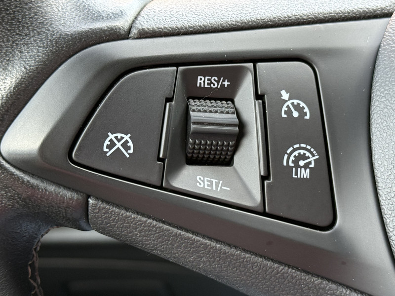 47278162-12.jpg