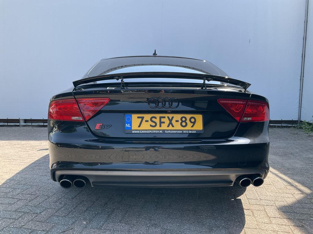 47304486-12.jpg