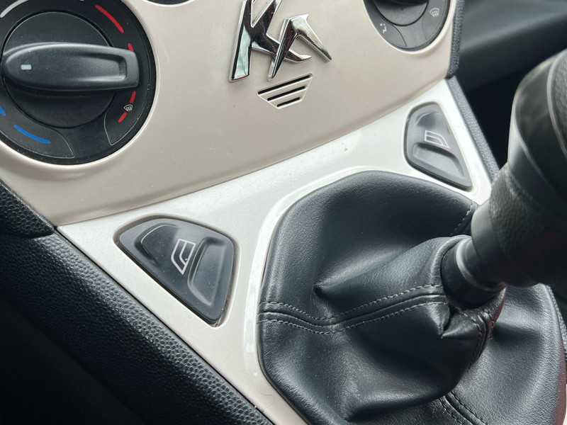 47396203-7.jpg