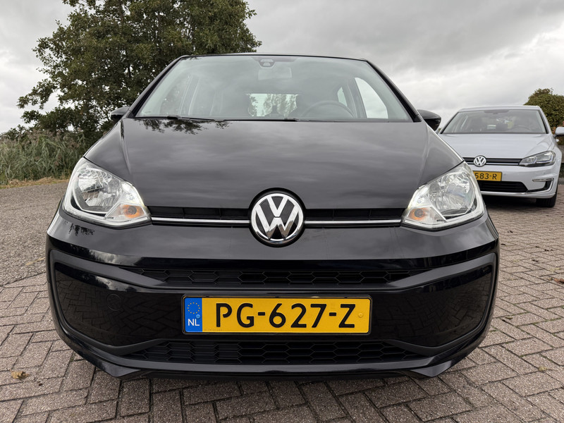 48128792-10.jpg