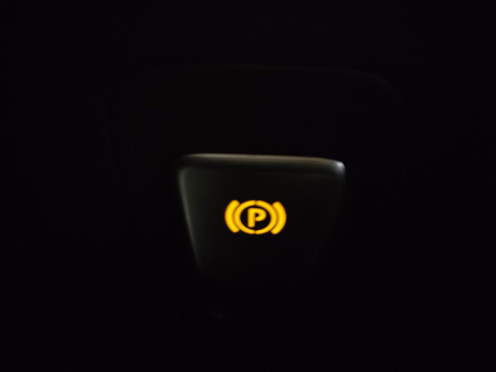 48497066-17.jpg