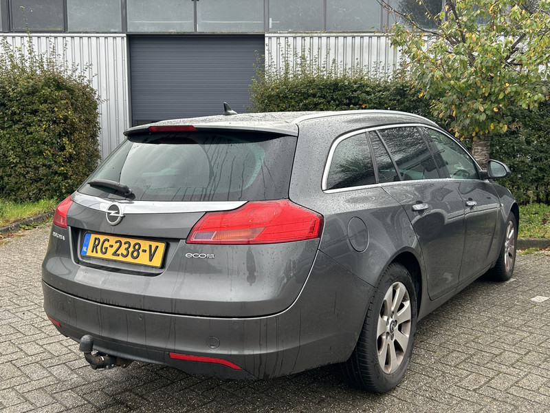 48513054-5.jpg