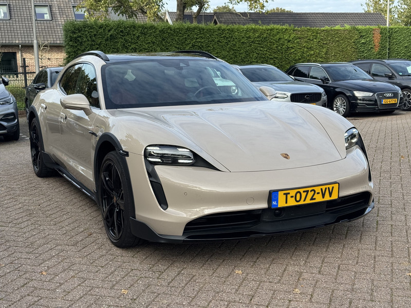 48522790-4.jpg