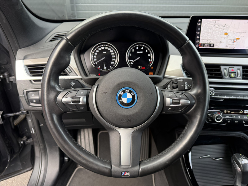 48539383-6.jpg