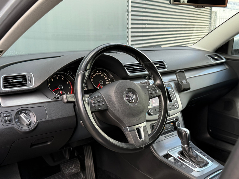 48551657-2.jpg
