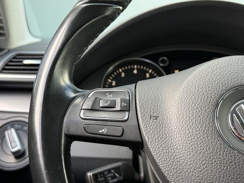 48551657-6.jpg