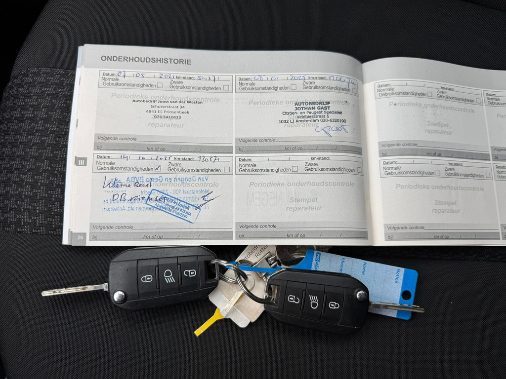 48560192-17.jpg