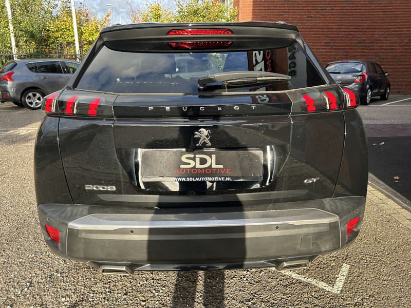 48592525-5.jpg