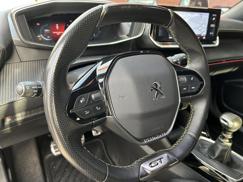 48592525-6.jpg