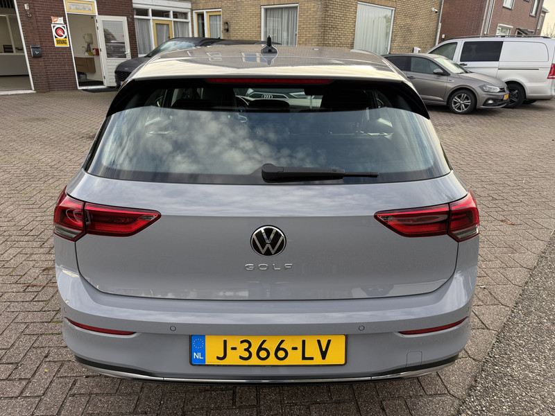 48592566-14.jpg
