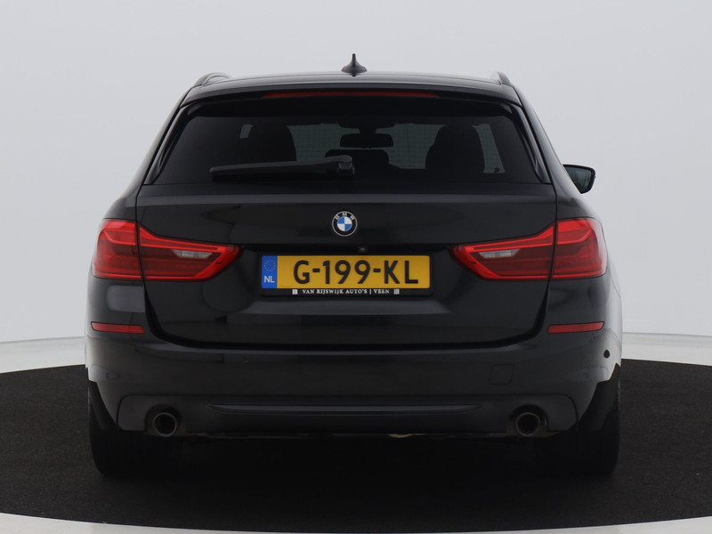 48607335-12.jpg