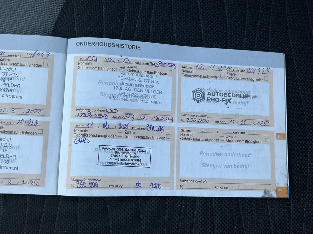 48608373-7.jpg