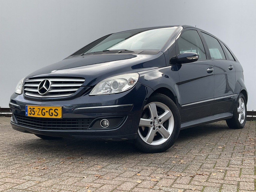 48609997-8.jpg