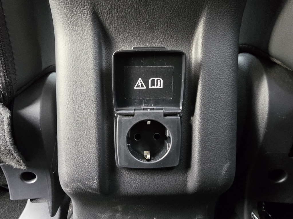 48629027-14.jpg