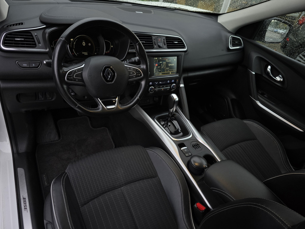 48629340-7.jpg
