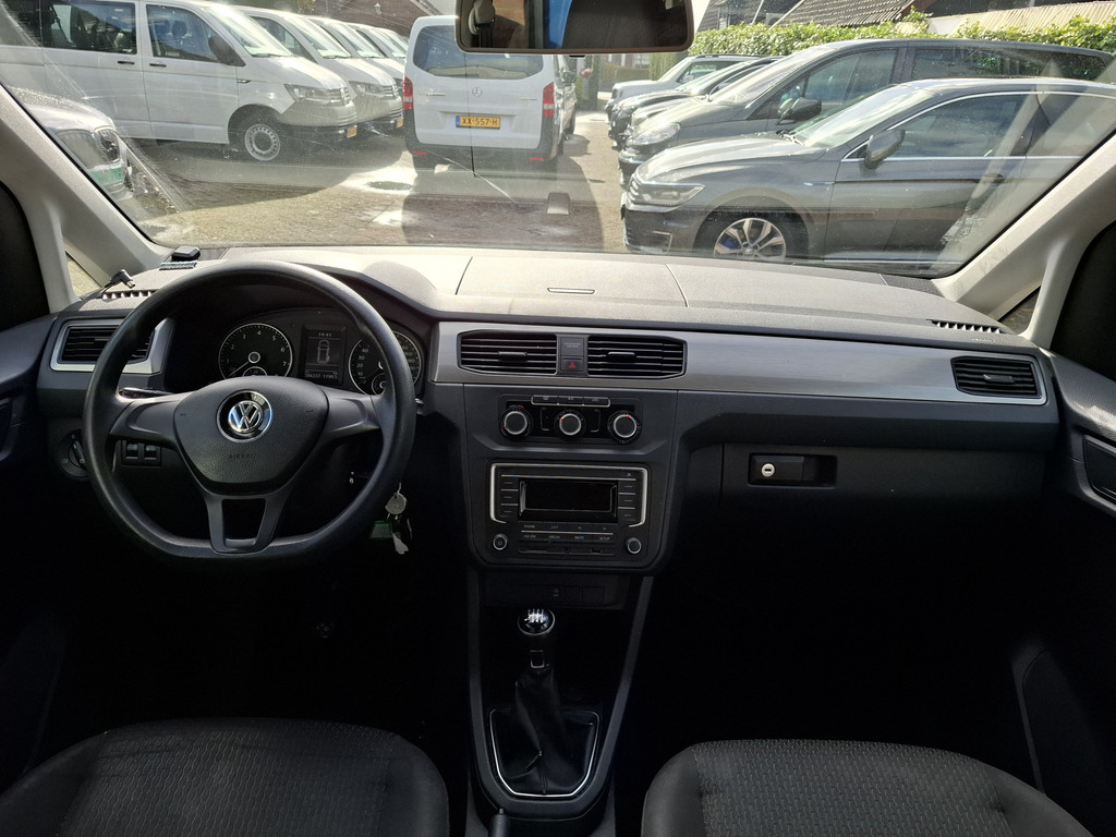 48655424-11.jpg