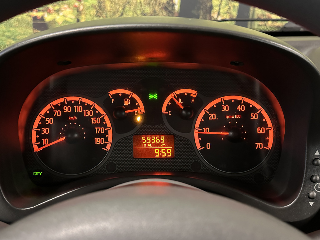 48672993-9.jpg
