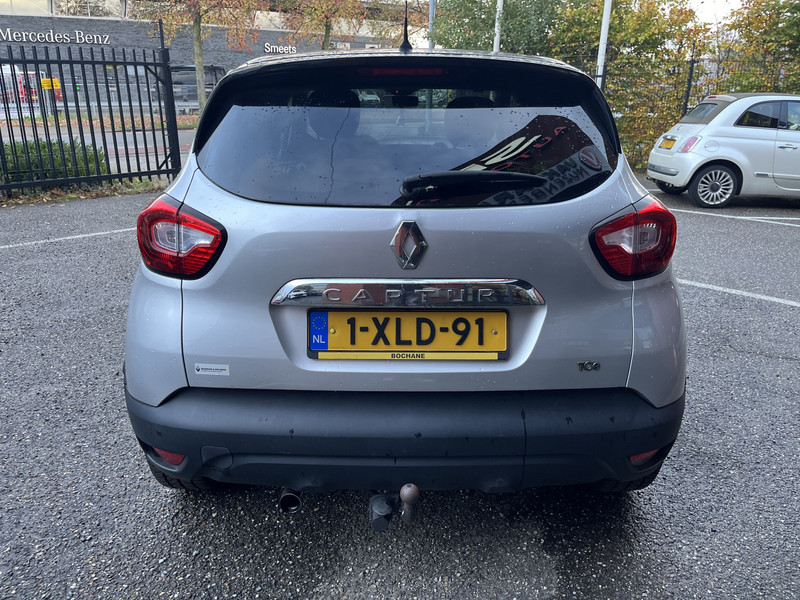 48678200-4.jpg