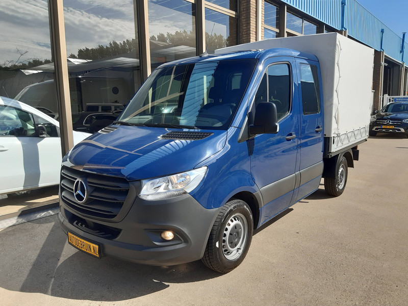 537014485-100-2.jpg