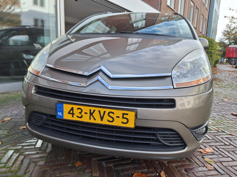 560047543-100-10.jpg