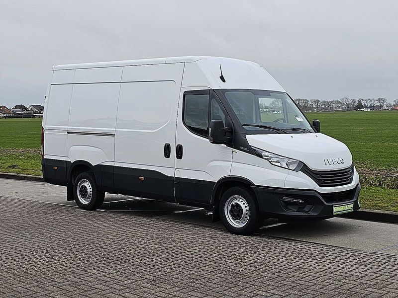 582629714-100-3.jpg