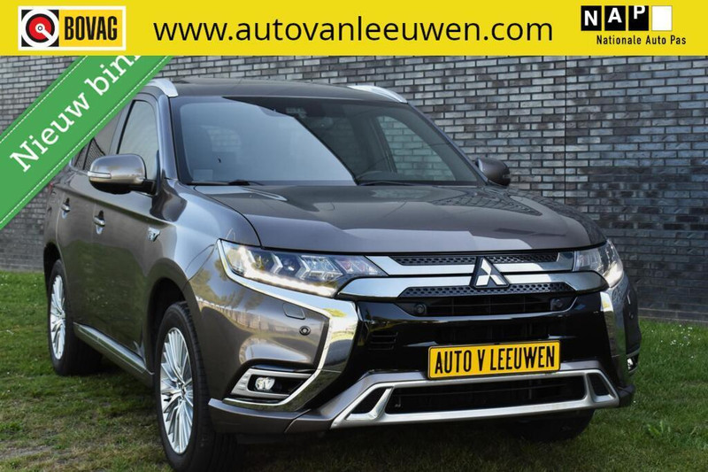 877644277-100