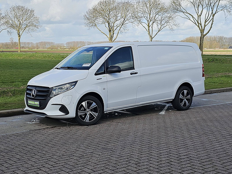 813065617-100