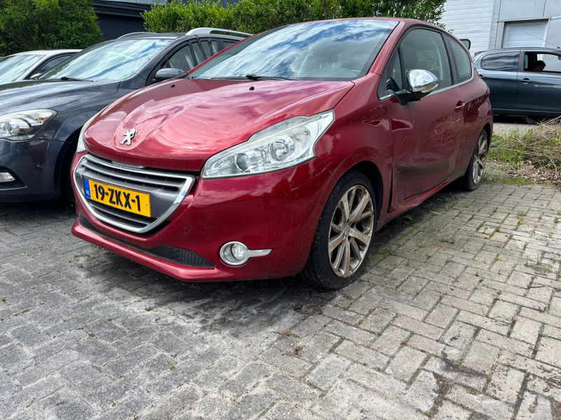 251141117-100