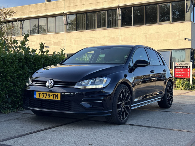 256033440-100