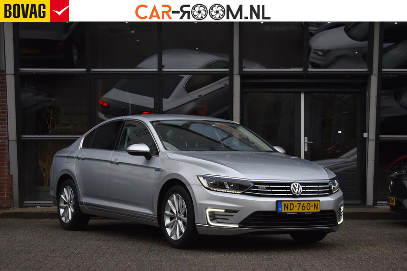 455976969-100